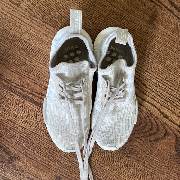 adidas gazelle silver green womens Adidas Men's NMD_R1 Spectoo Grey Low Top Sneakers main image 1